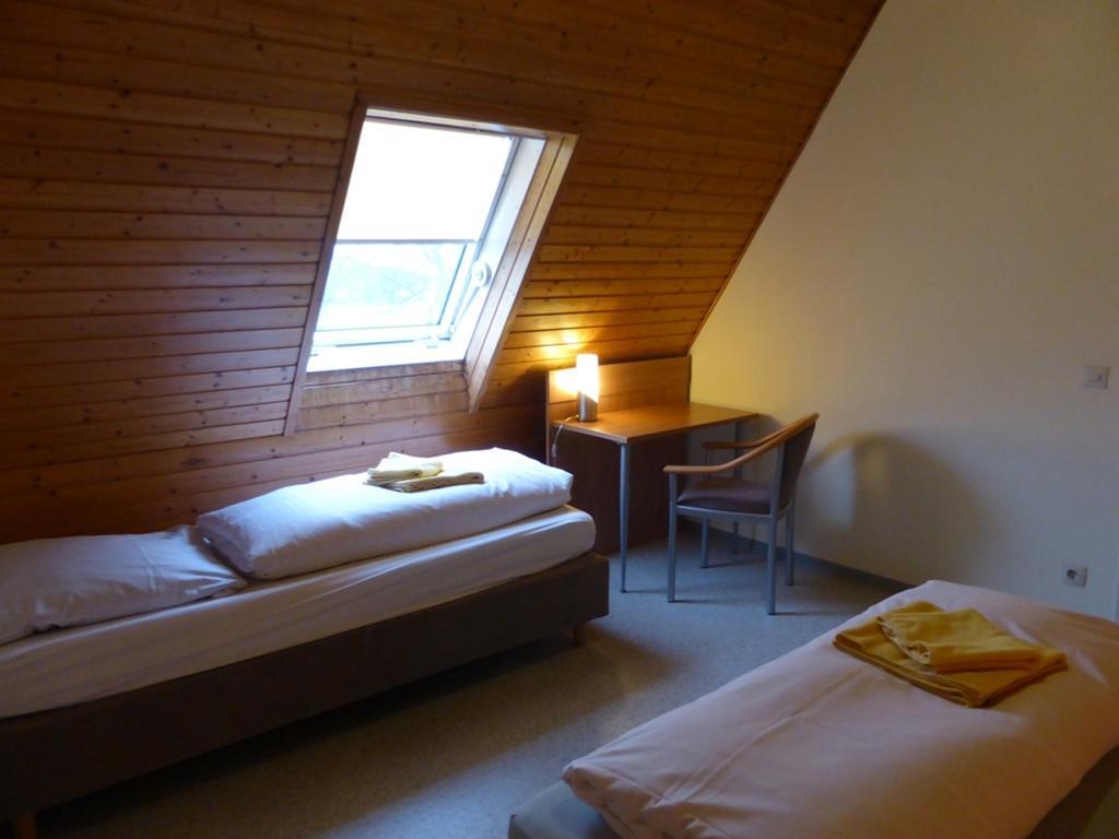 Gaestehaus An Der Rheinbruecke Altlussheim Esterno foto